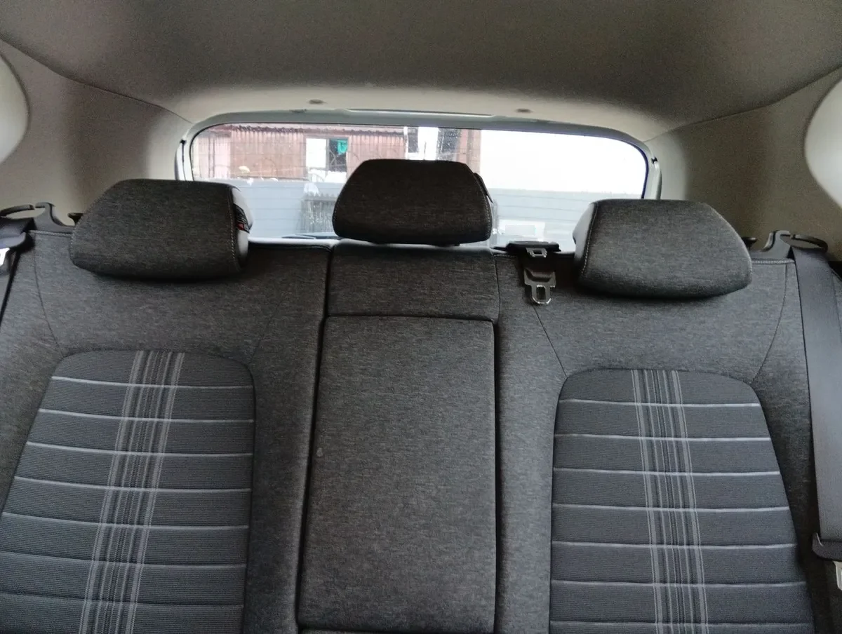 Kia Sonet 1.5 Ex 4x2 Ivt Ri At 5p año 2025