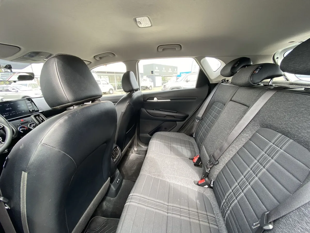 Kia Sonet 1.5 Ex 4x2 Ivt Ri At 5p año 2025