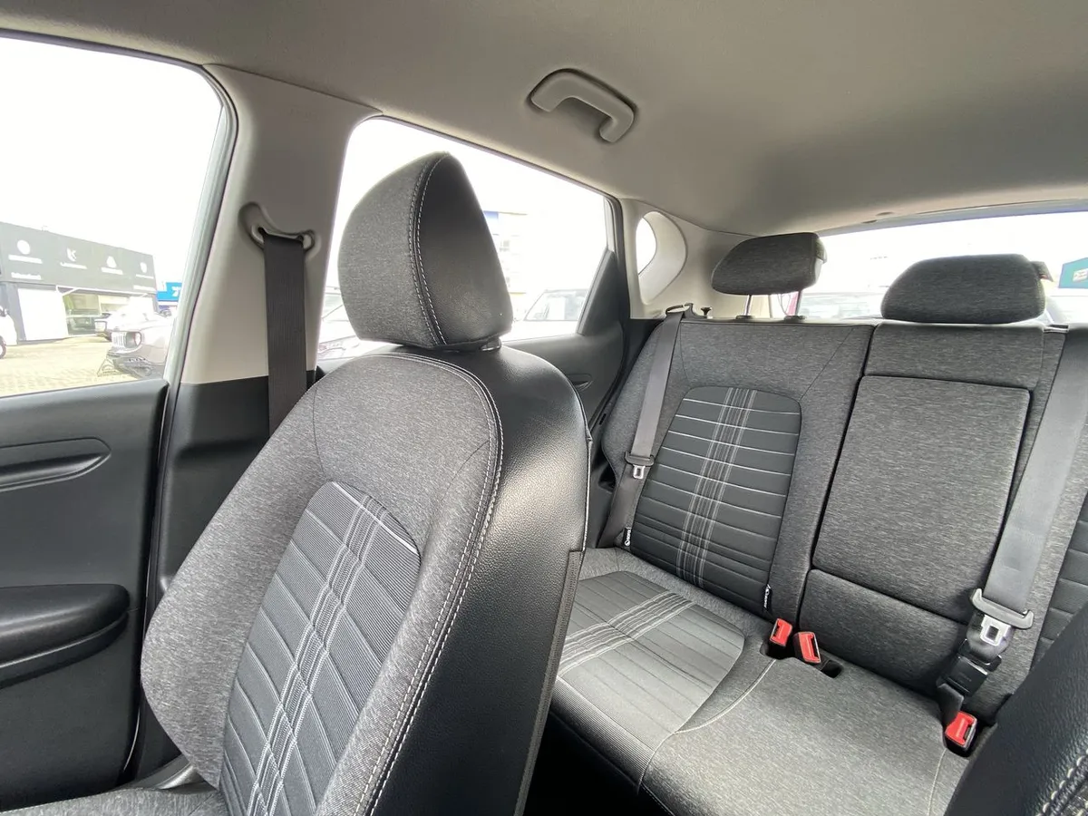 Kia Sonet 1.5 Ex 4x2 Ivt Ri At 5p año 2025