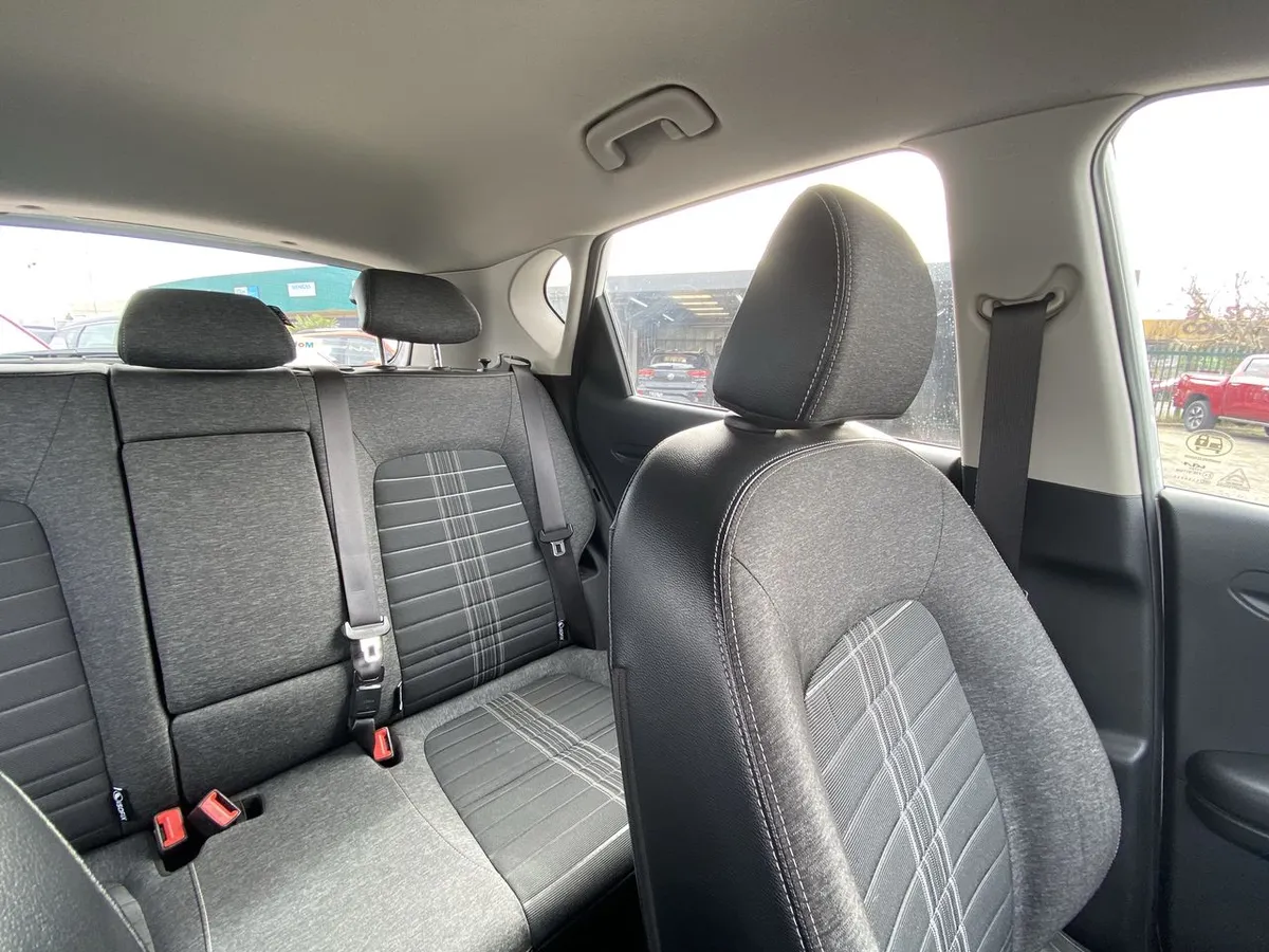 Kia Sonet 1.5 Ex 4x2 Ivt Ri At 5p año 2025