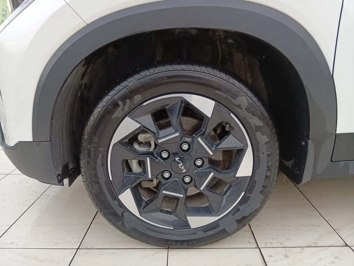 Kia Sonet 1.5 Ex 4x2 Ivt Ri At 5p año 2025