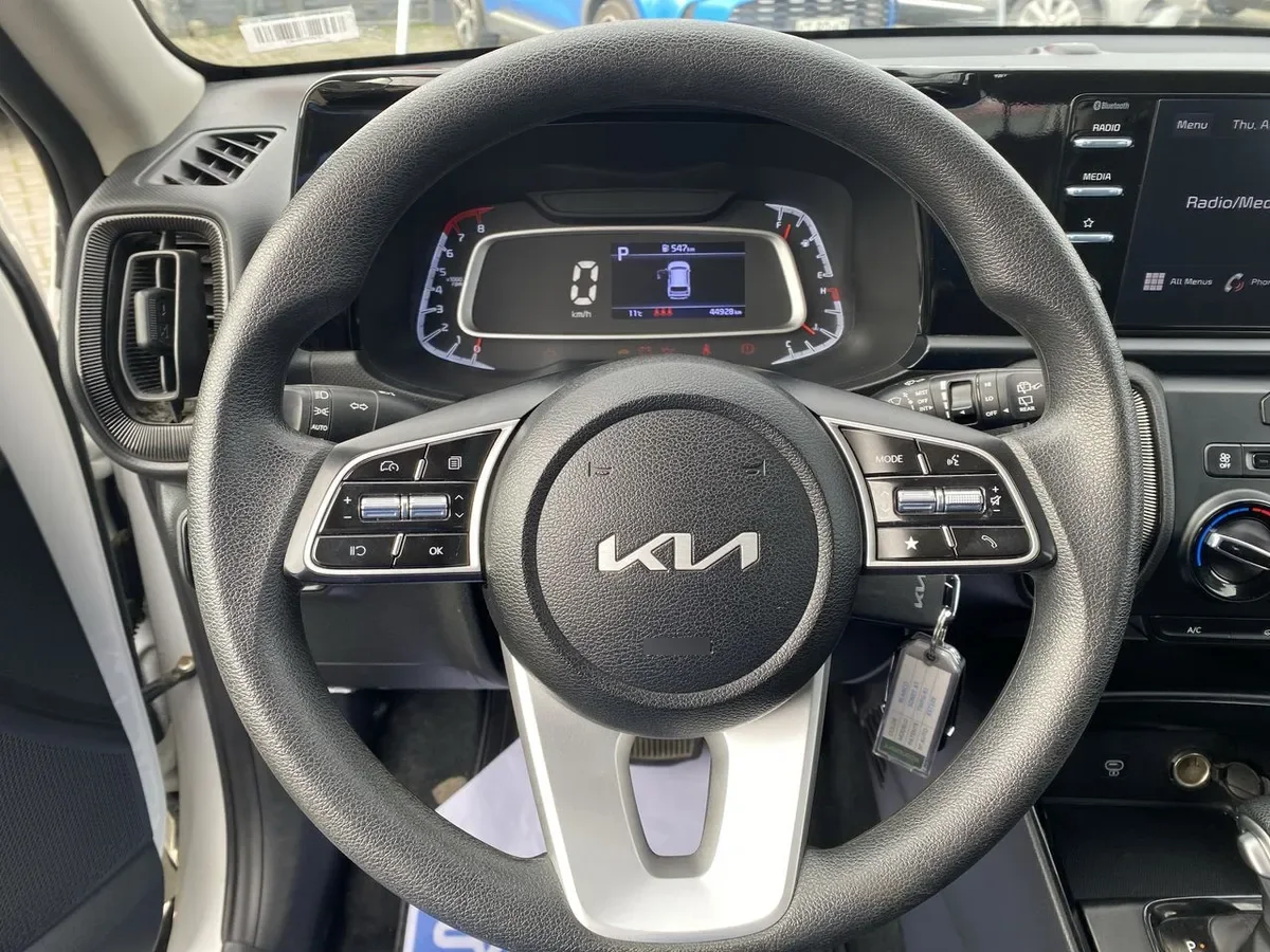 Kia Sonet 1.5 Ex 4x2 Ivt Ri At 5p año 2025