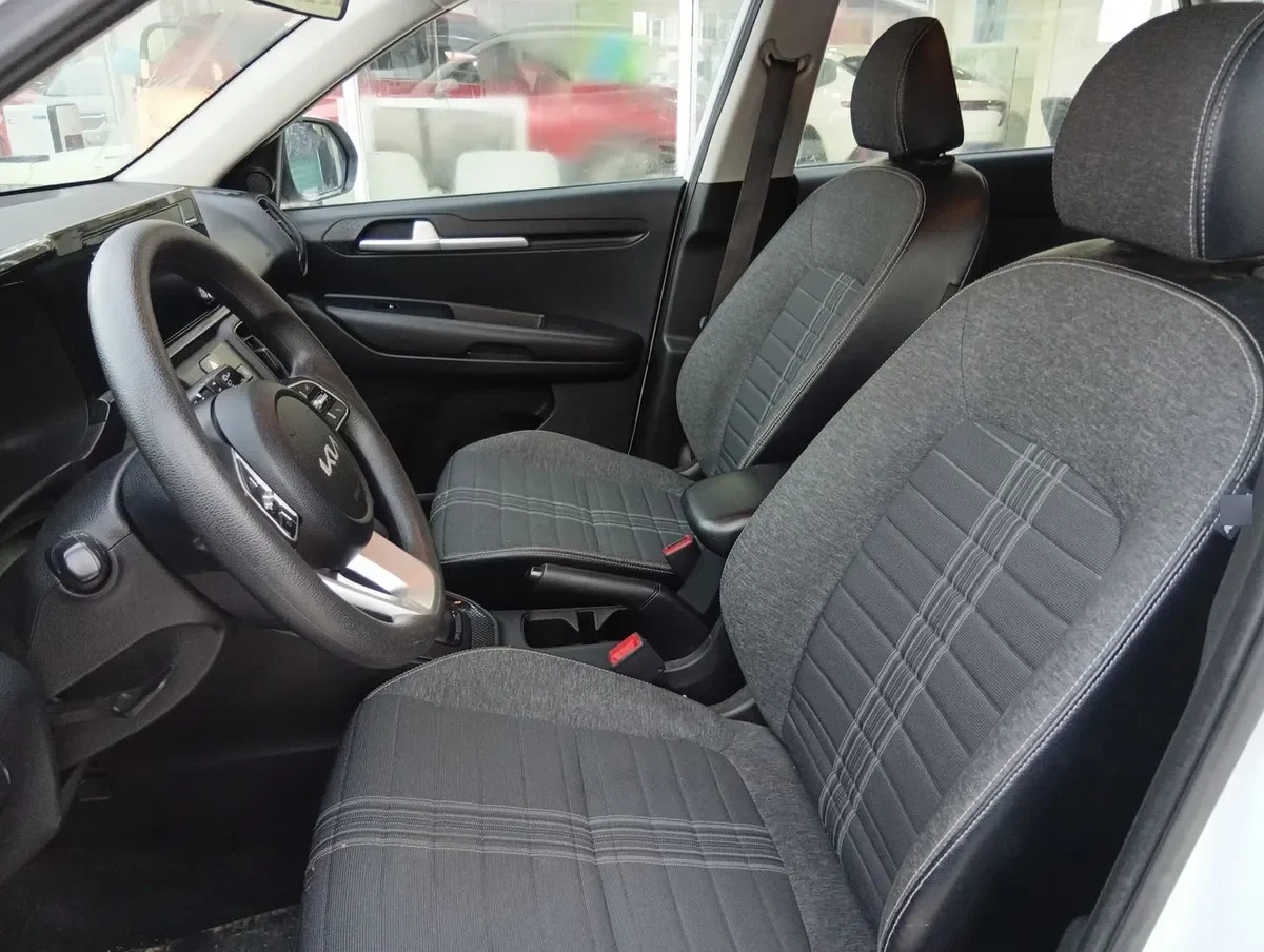Kia Sonet 1.5 Ex 4x2 Ivt Ri At 5p año 2025