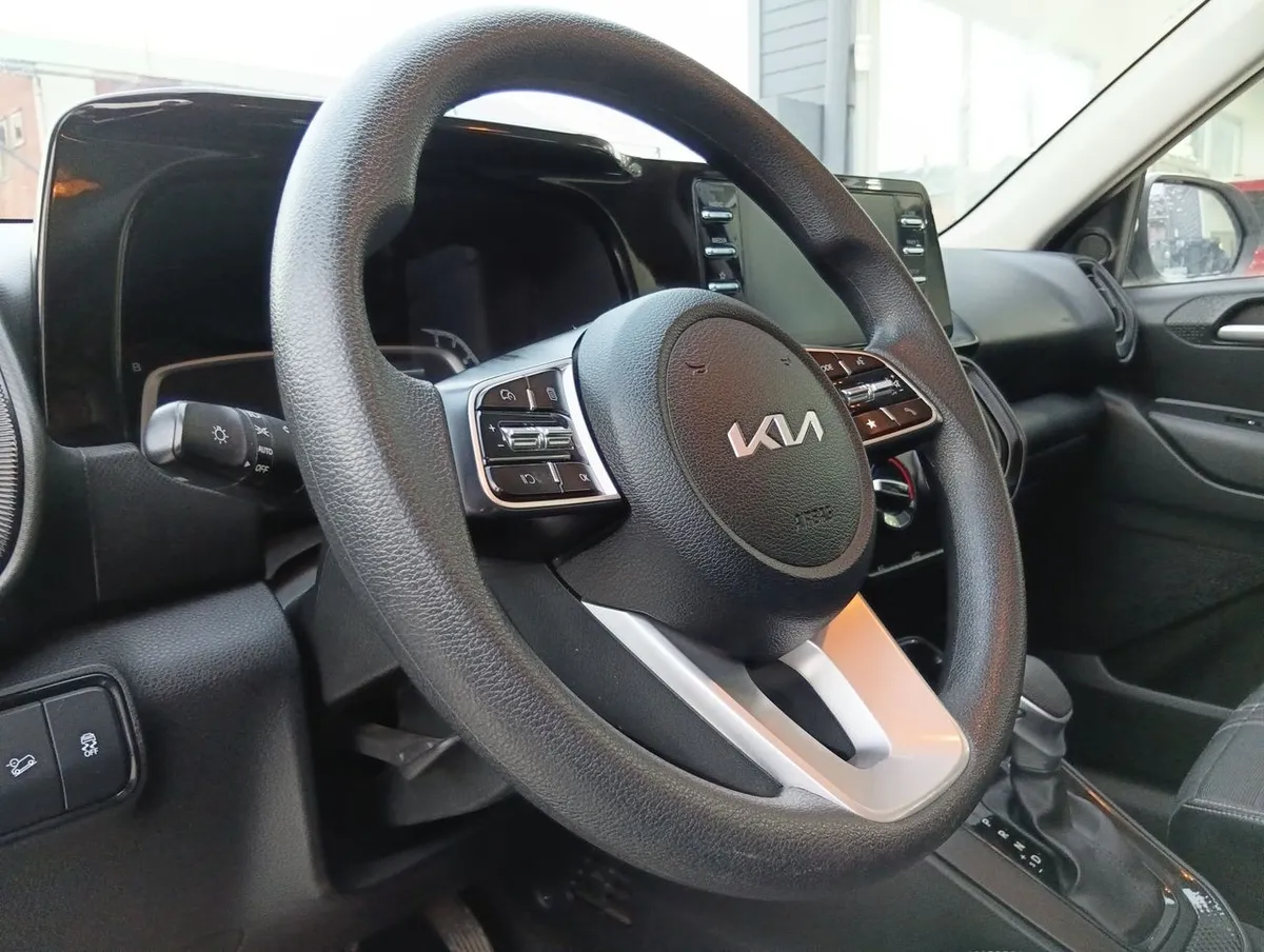 Kia Sonet 1.5 Ex 4x2 Ivt Ri At 5p año 2025