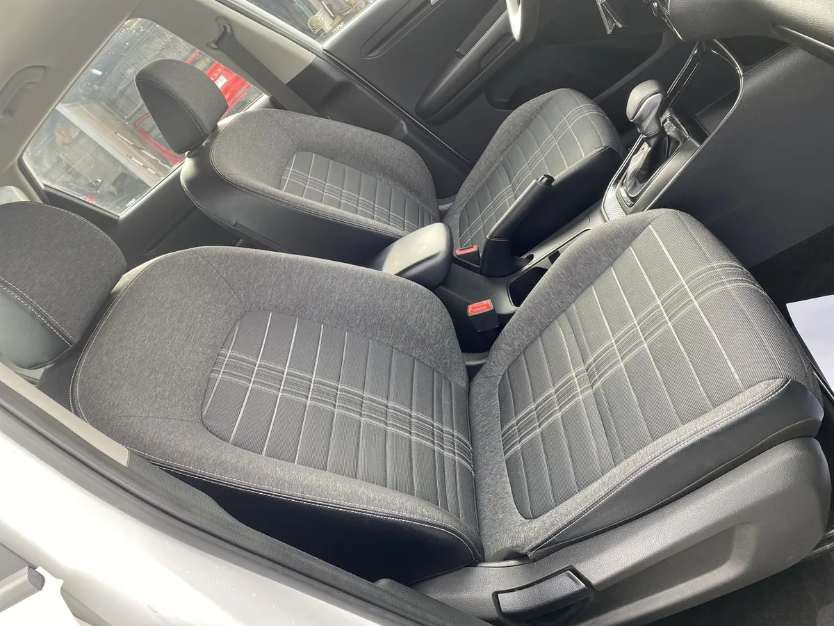 Kia Sonet 1.5 Ex 4x2 Ivt Ri At 5p año 2025
