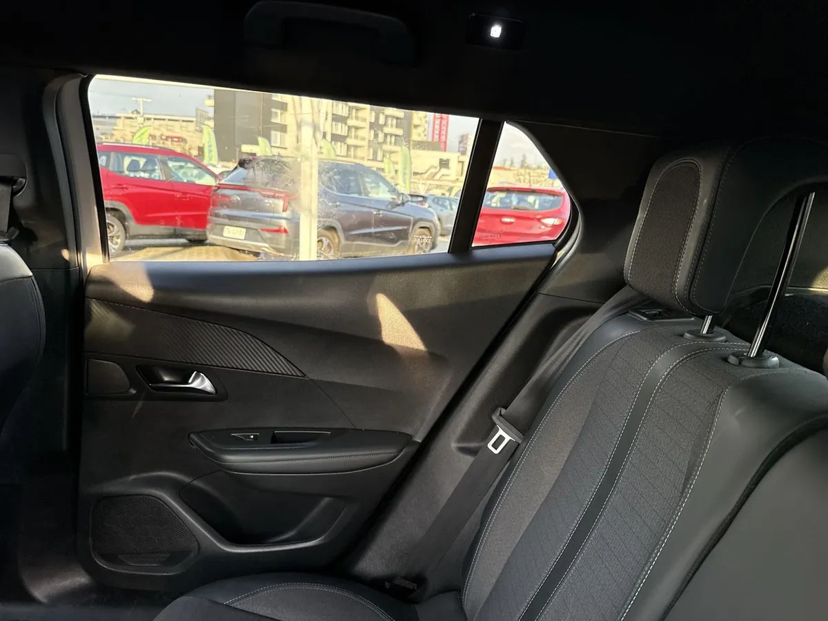 Peugeot 2008 1.2 Allure Puretech 130 4x2 Mt 5p año 2023