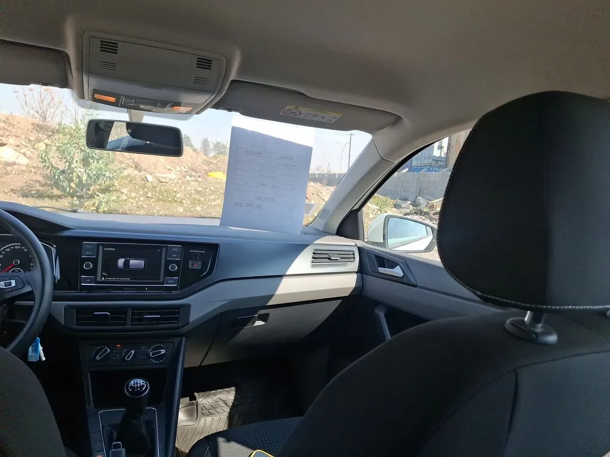 Volkswagen Polo 1.6 Comfortline 4x2 Mt5 5p año 2023