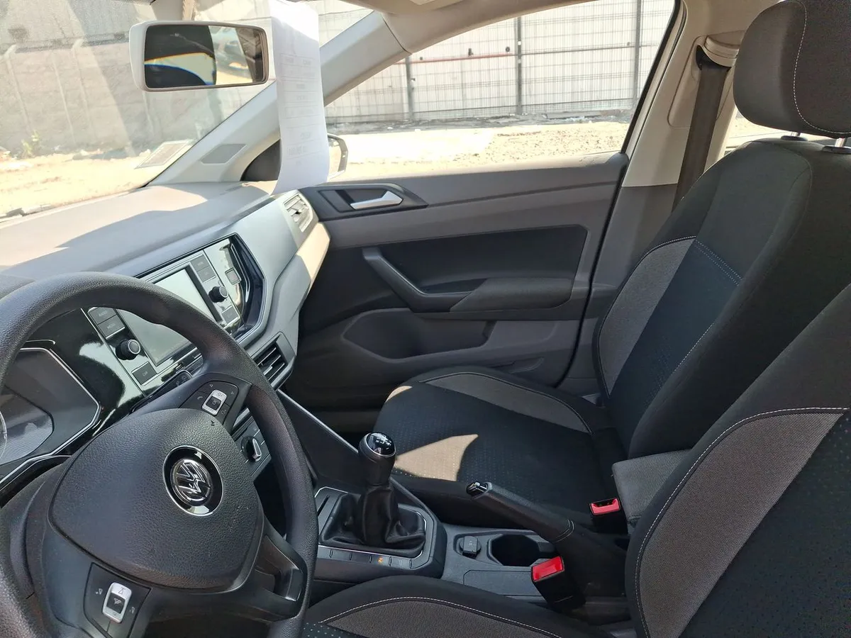 Volkswagen Polo 1.6 Comfortline 4x2 Mt5 5p año 2023