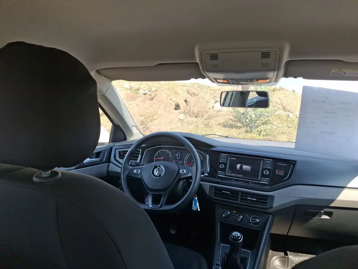 Volkswagen Polo 1.6 Comfortline 4x2 Mt5 5p año 2023