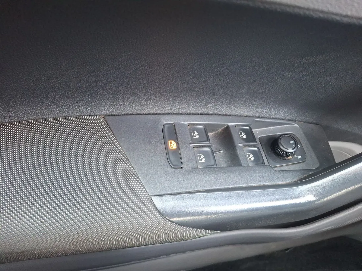 Volkswagen Polo 1.6 Comfortline 4x2 Mt5 5p año 2023