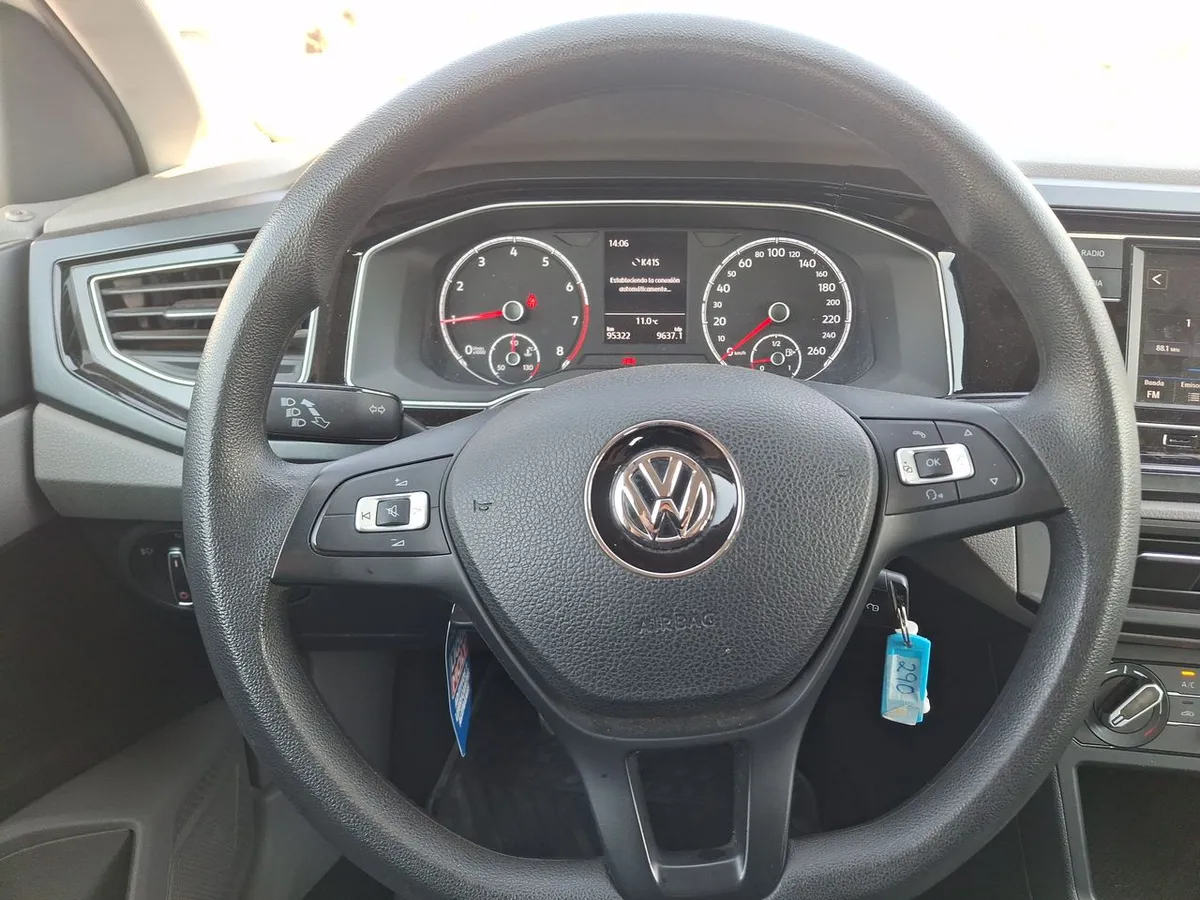 Volkswagen Polo 1.6 Comfortline 4x2 Mt5 5p año 2023