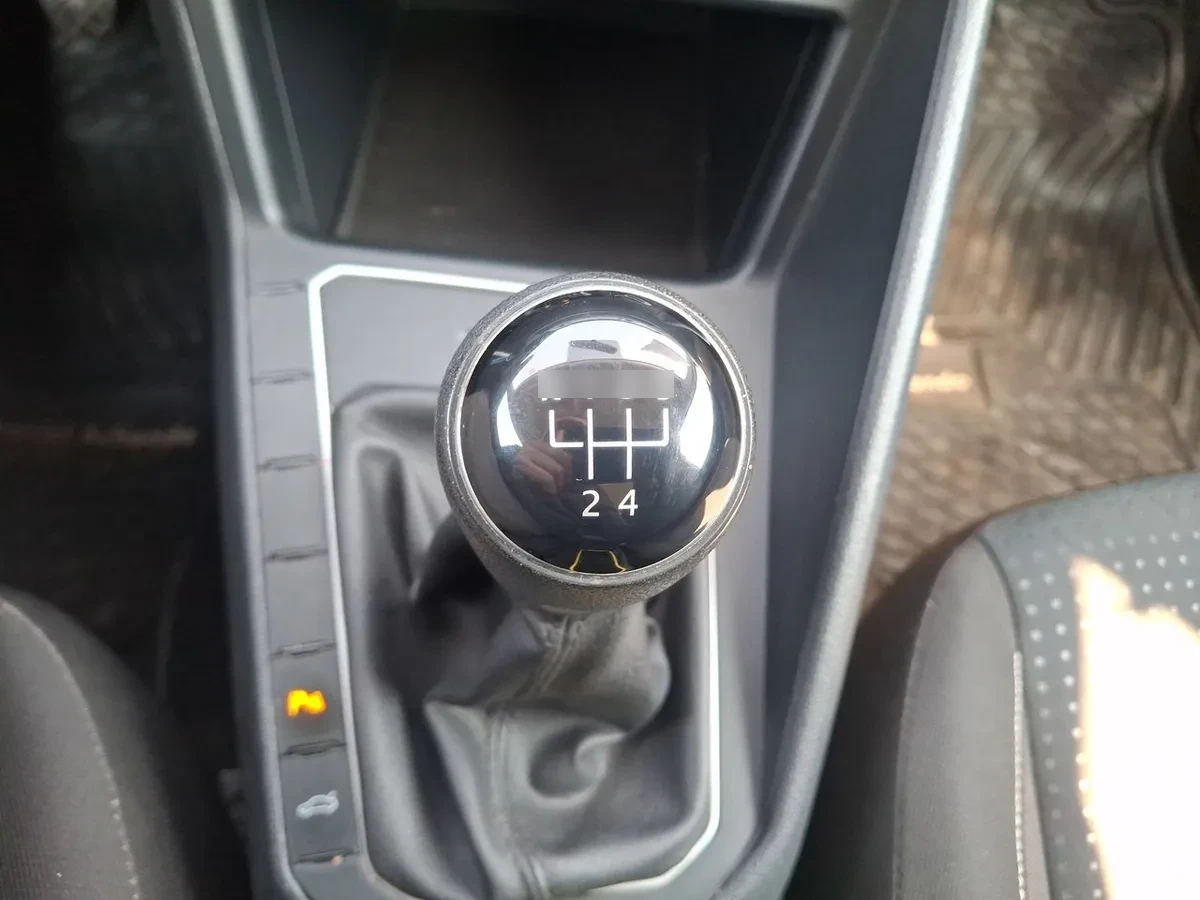 Volkswagen Polo 1.6 Comfortline 4x2 Mt5 5p año 2023