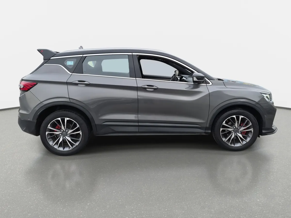 Geely Coolray 1.5 Gf Sport 4x2 At 5p año 2023