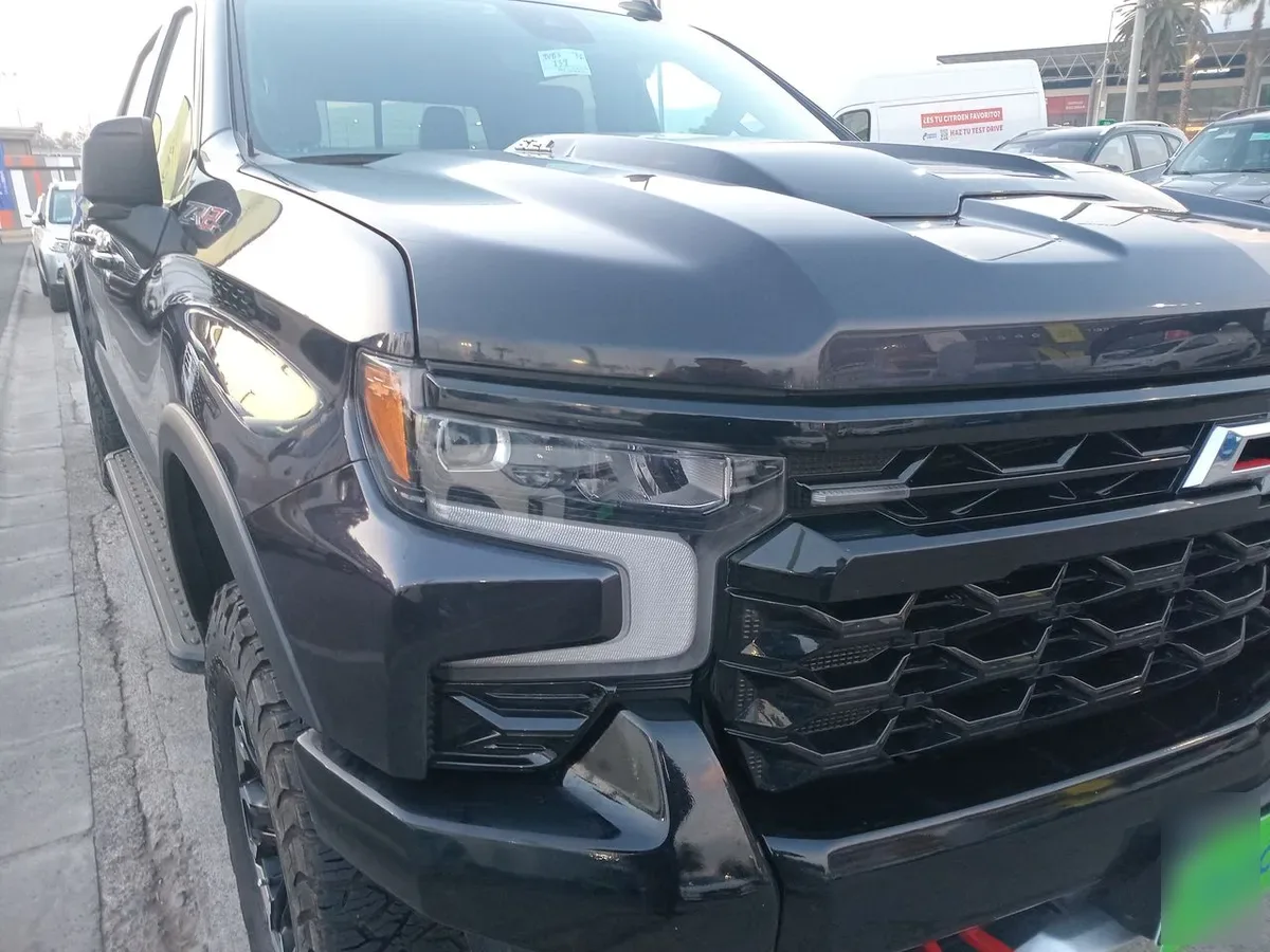 Chevrolet Silverado 6.2 Zr2 R 4x4 At 4p año 2025