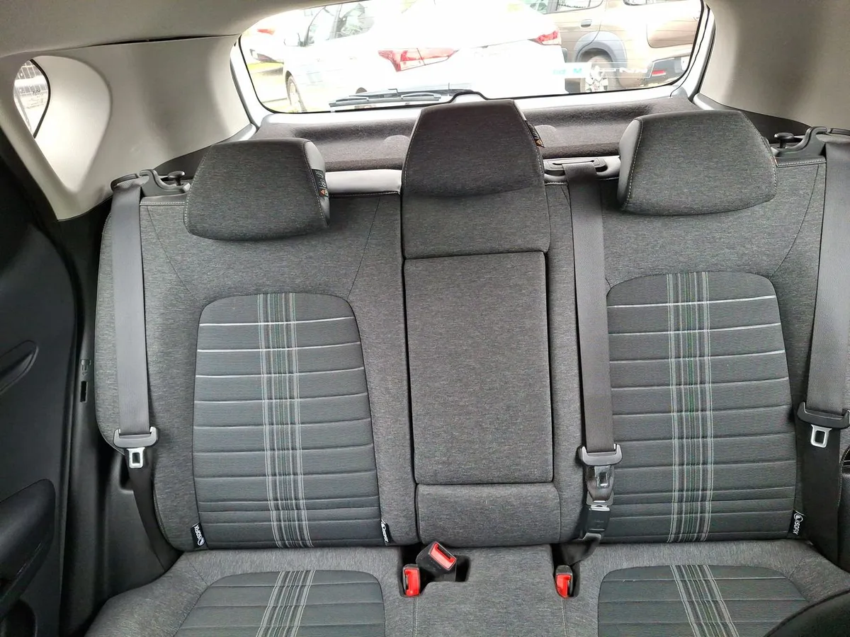 Kia Sonet 1.5 Ex 4x2 Ivt At 5p año 2025