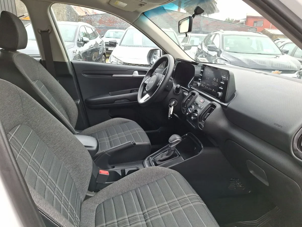 Kia Sonet 1.5 Ex 4x2 Ivt At 5p año 2025