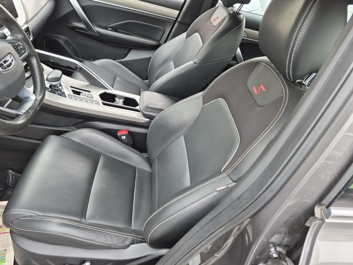 Geely Coolray 1.5 Gf Sport 4x2 At 5p año 2023