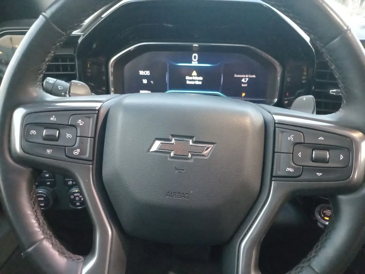 Chevrolet Silverado 6.2 Zr2 R 4x4 At 4p año 2025