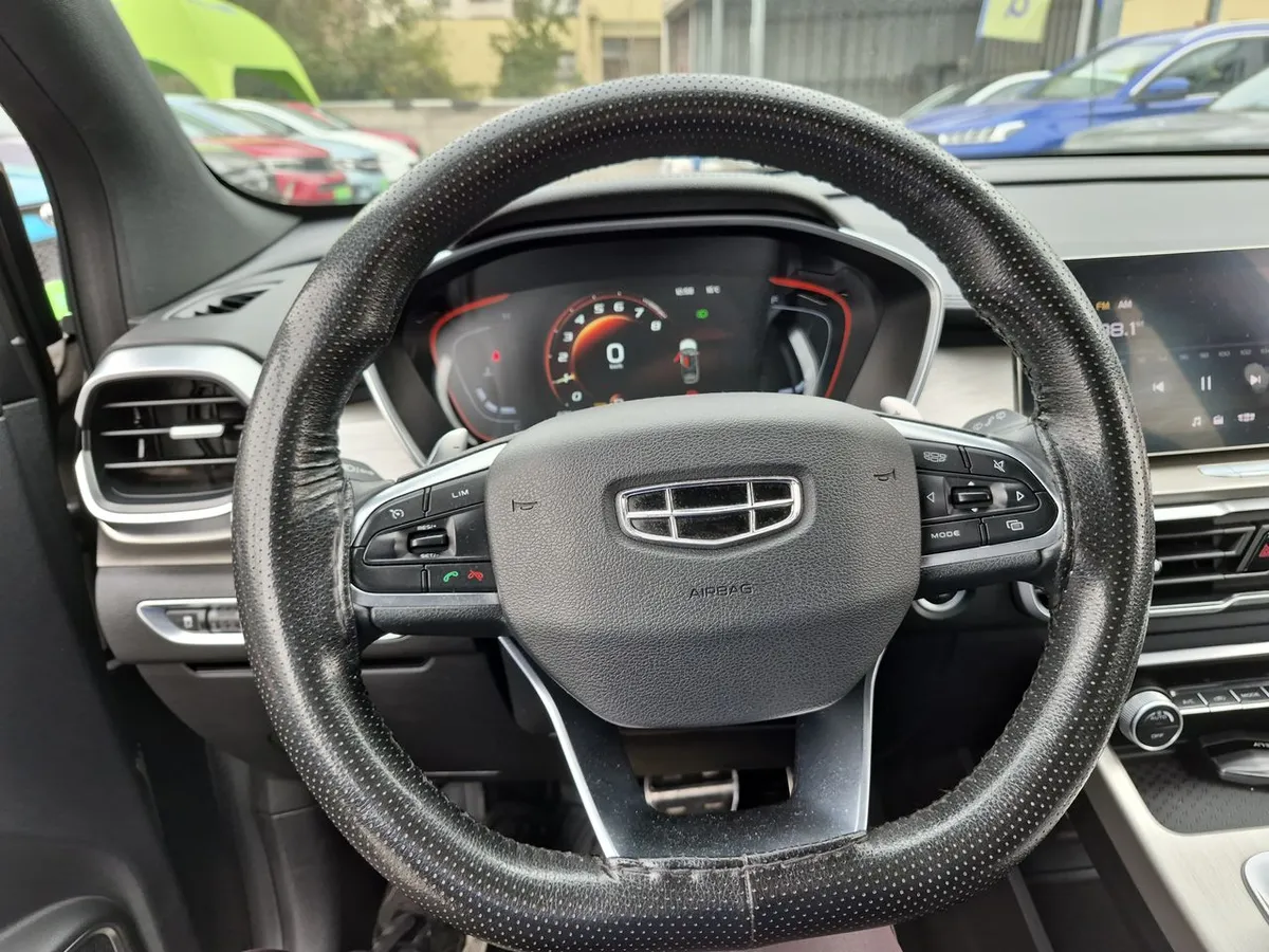 Geely Coolray 1.5 Gf Sport 4x2 At 5p año 2023