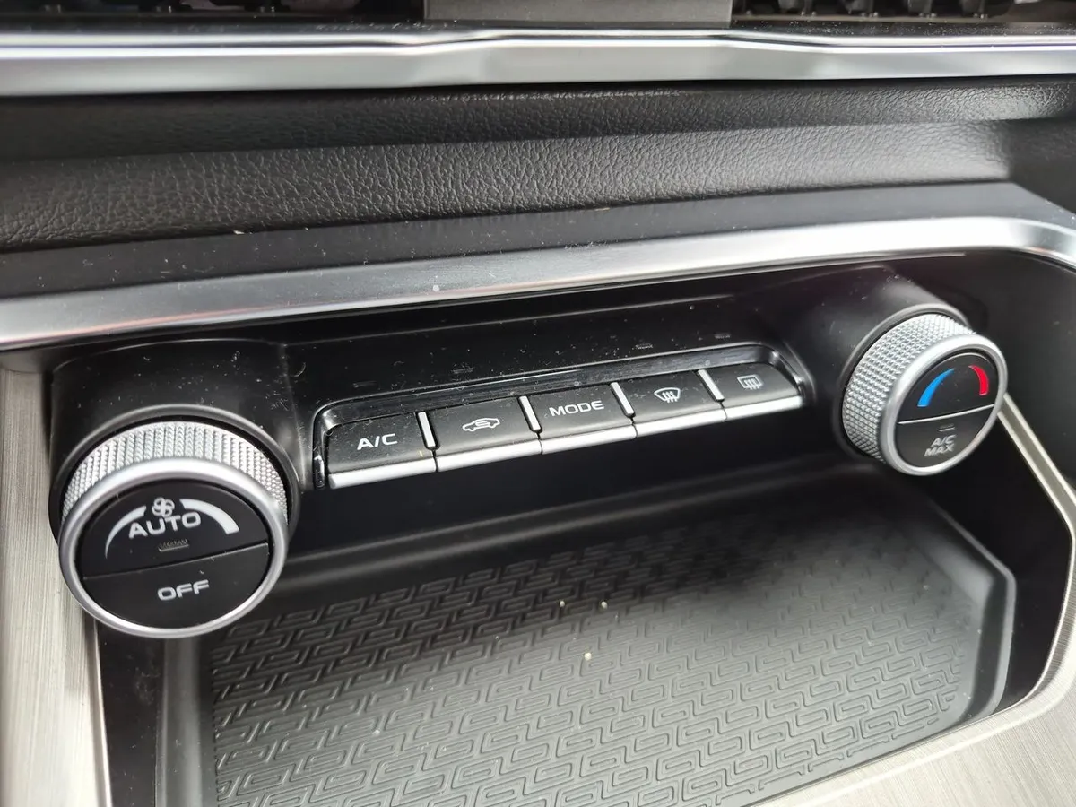 Geely Coolray 1.5 Gf Sport 4x2 At 5p año 2023