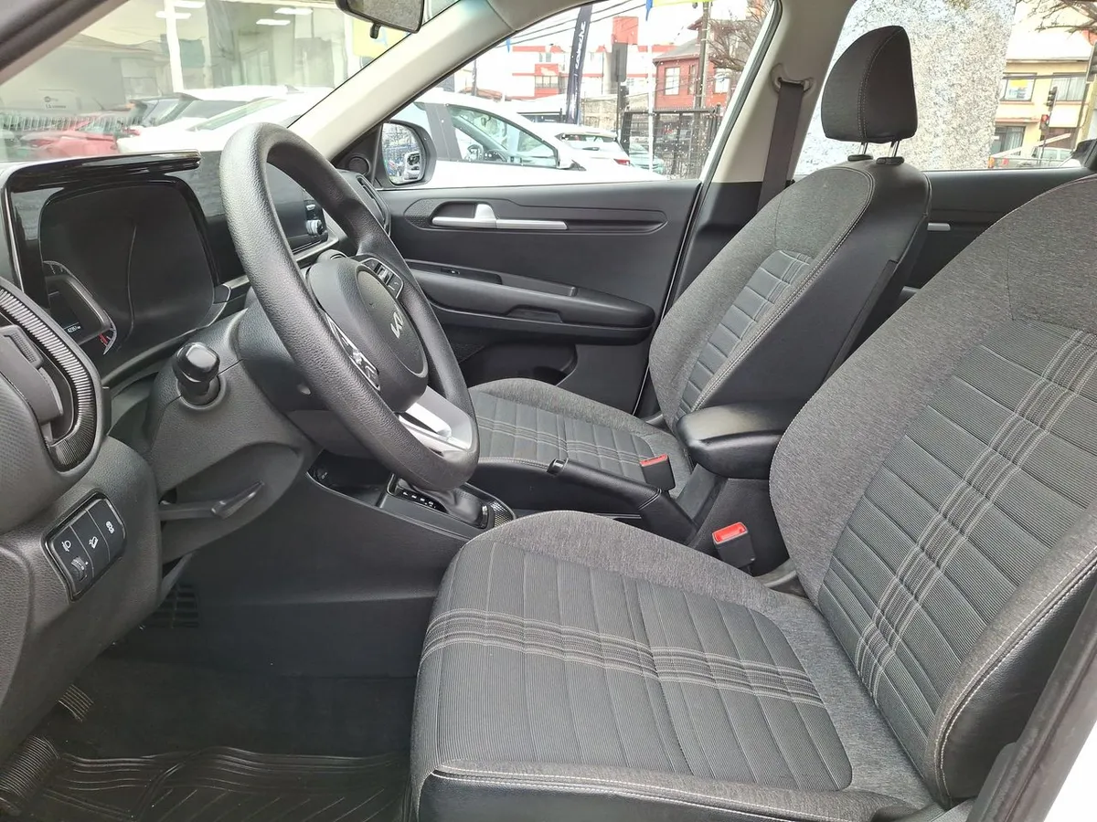 Kia Sonet 1.5 Ex 4x2 Ivt At 5p año 2025