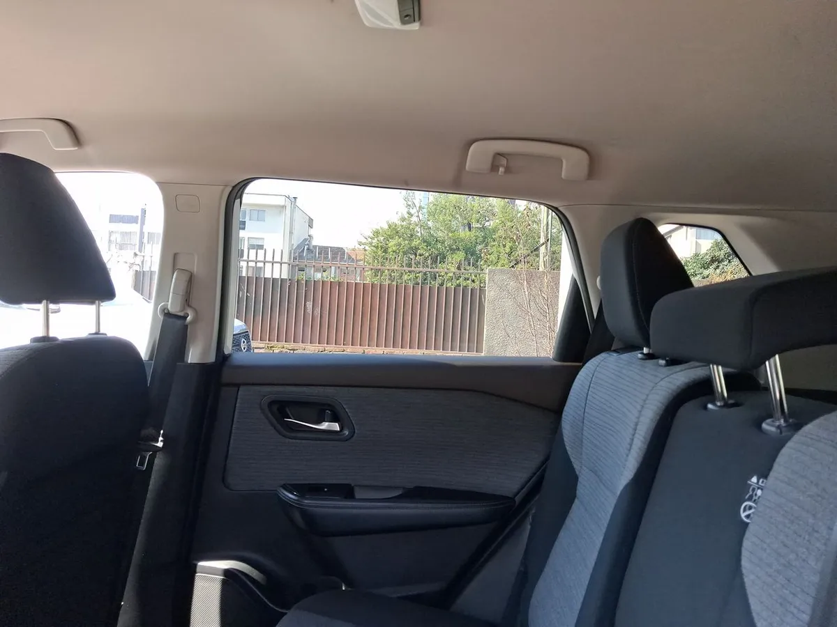 Nissan X-Trail 2.5 Sense 4x2 2row Cvt At 5p año 2023