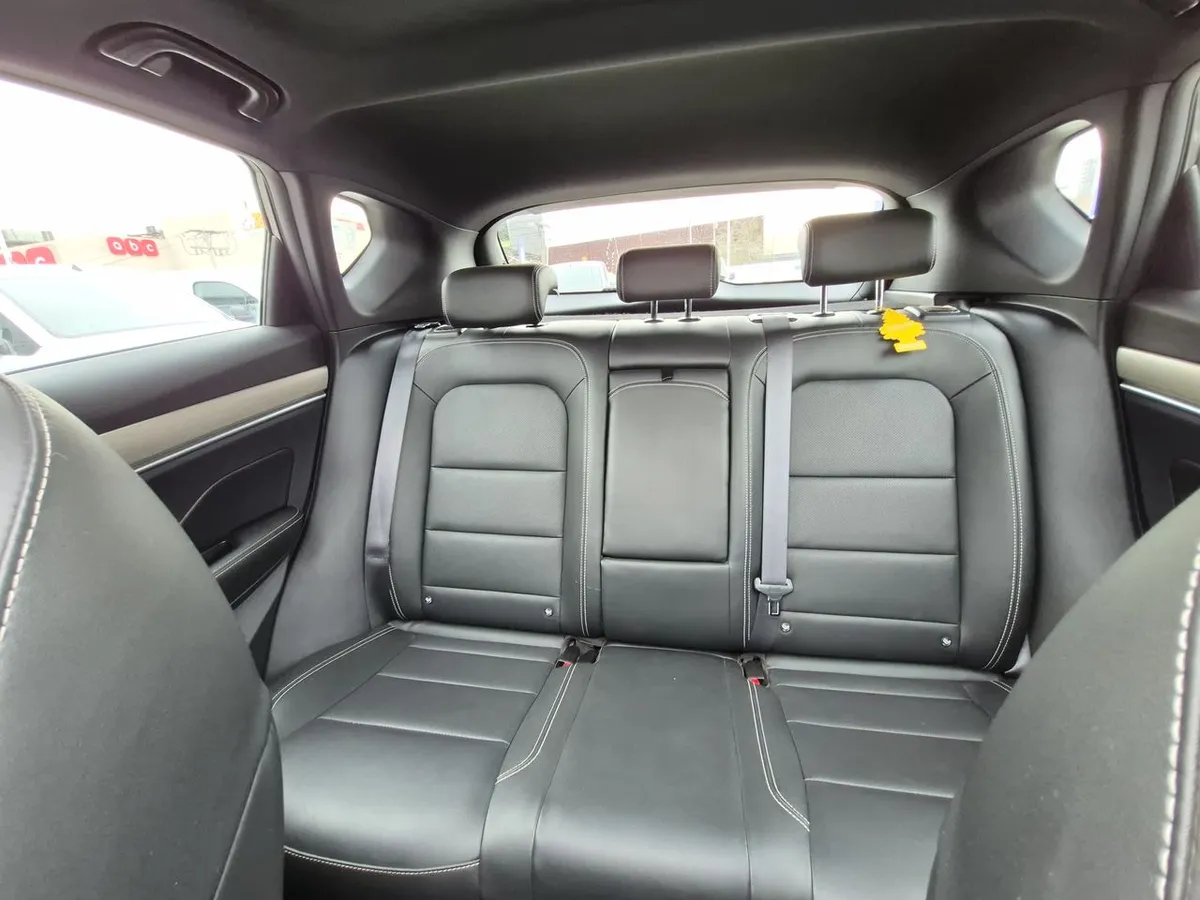 Geely Coolray 1.5 Gf Sport 4x2 At 5p año 2023