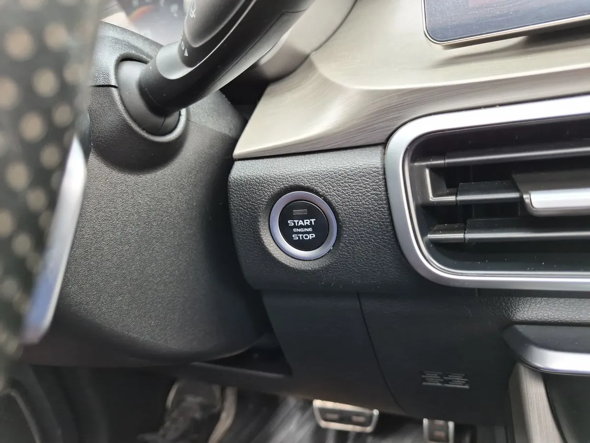 Geely Coolray 1.5 Gf Sport 4x2 At 5p año 2023