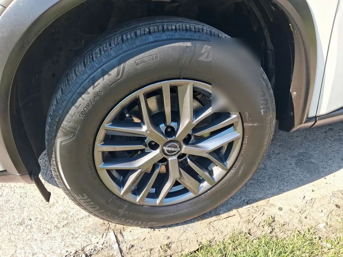 Nissan X-Trail 2.5 Sense 4x2 2row Cvt At 5p año 2023