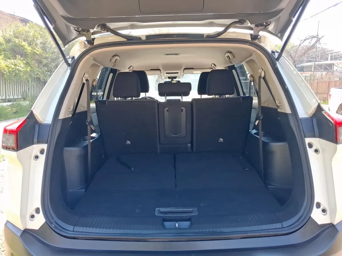 Nissan X-Trail 2.5 Sense 4x2 2row Cvt At 5p año 2023