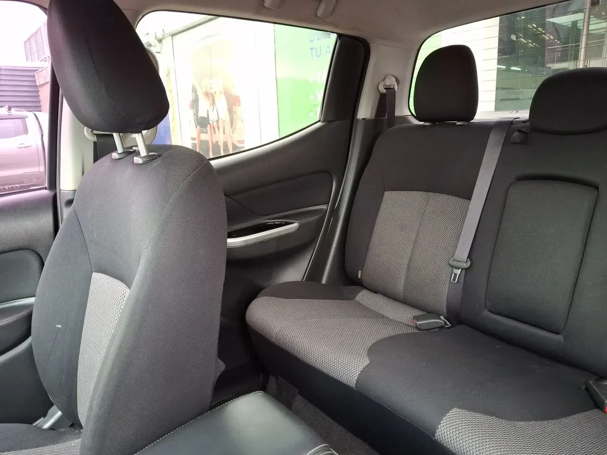 Mitsubishi L200 2.4 Dakar Crs Diesel Dob. Cab. 4x4 At 4p año 2021