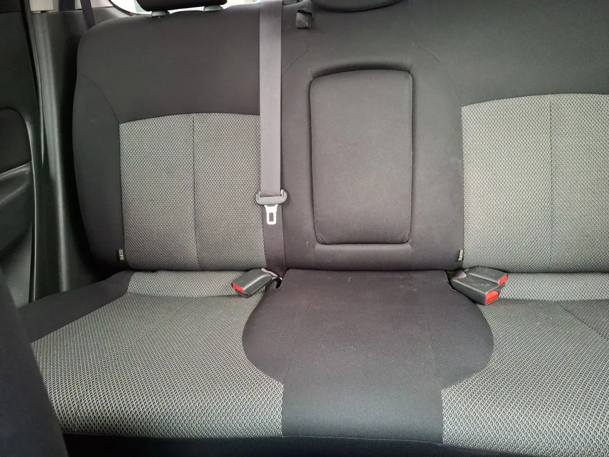 Mitsubishi L200 2.4 Dakar Crs Diesel Dob. Cab. 4x4 At 4p año 2021