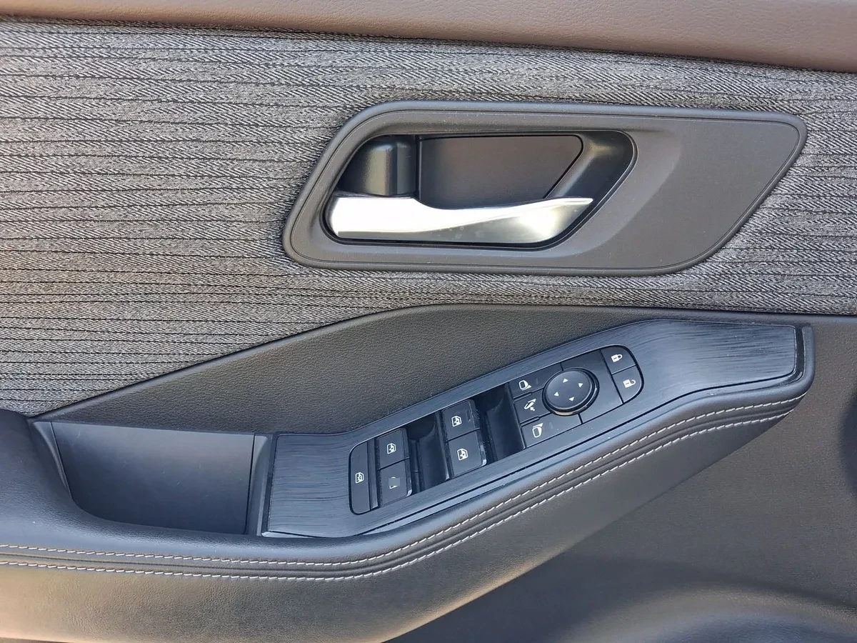 Nissan X-Trail 2.5 Sense 4x2 2row Cvt At 5p año 2023