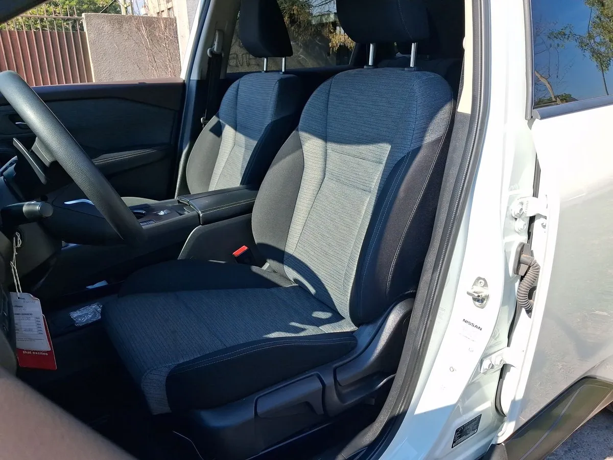 Nissan X-Trail 2.5 Sense 4x2 2row Cvt At 5p año 2023