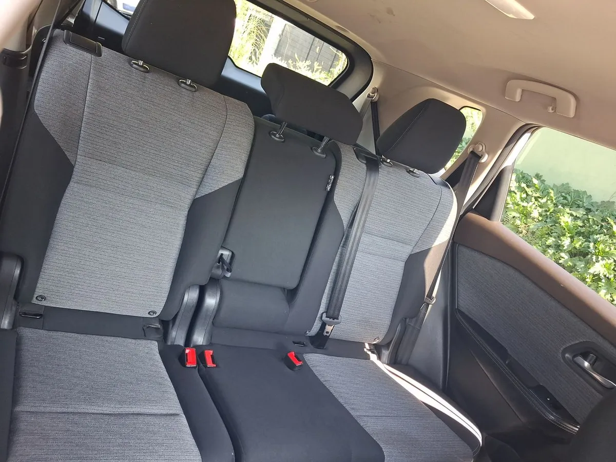 Nissan X-Trail 2.5 Sense 4x2 2row Cvt At 5p año 2023