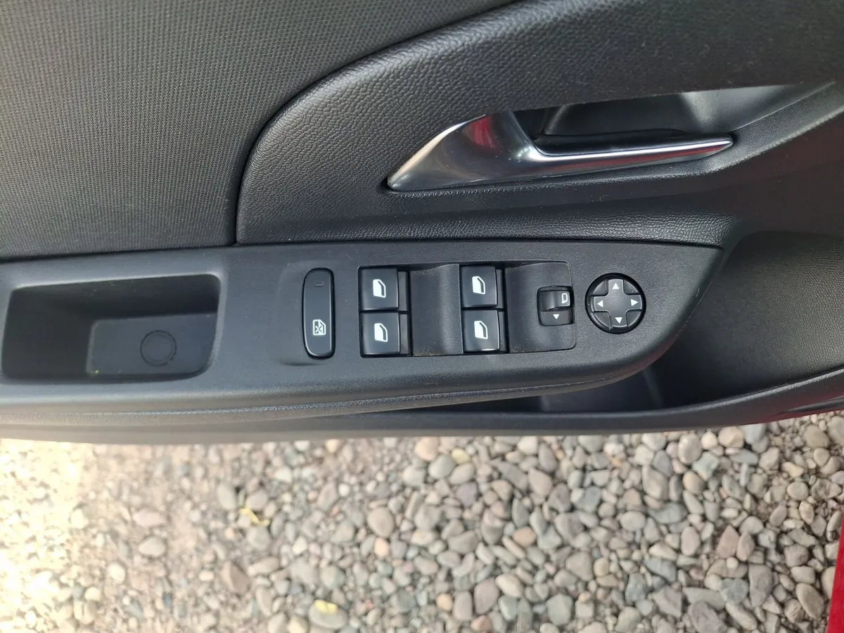 Opel Corsa 1.5t Edition 4x2 100hp Diesel Mt6 5p año 2023