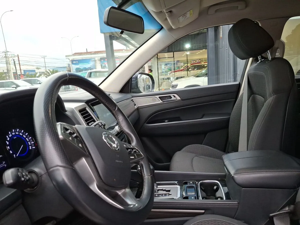 Ssangyong Rexton 2.2 Yrx201 Diesel Fl 4x2 At 5p año 2020