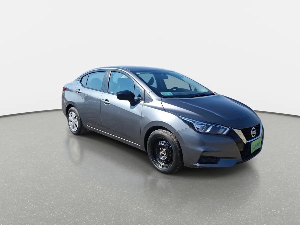 Nissan Versa 1.6 Sense 4x2 Radio Touch Mt 4p año 2023