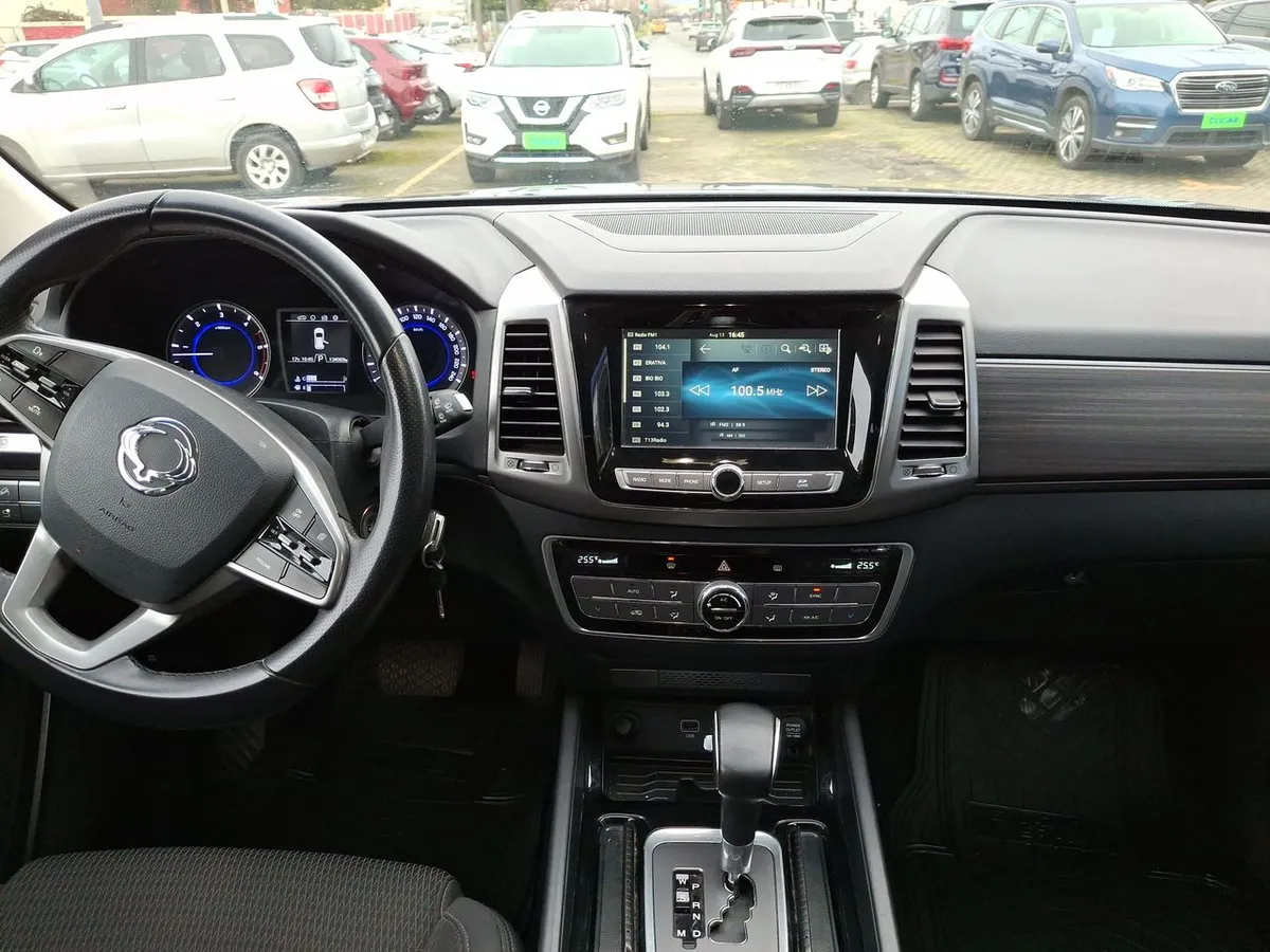 Ssangyong Rexton 2.2 Yrx201 Diesel Fl 4x2 At 5p año 2020