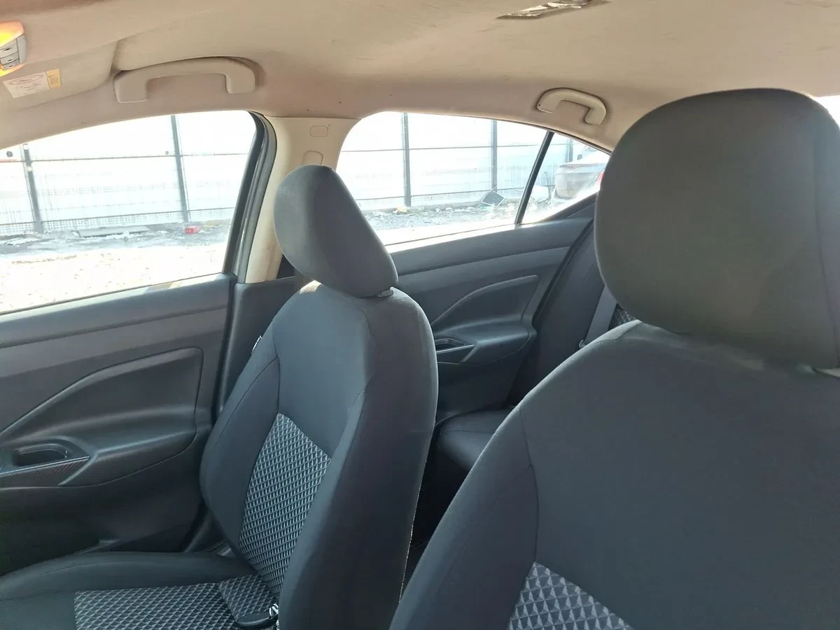 Nissan Versa 1.6 Sense 4x2 Radio Touch Mt 4p año 2023