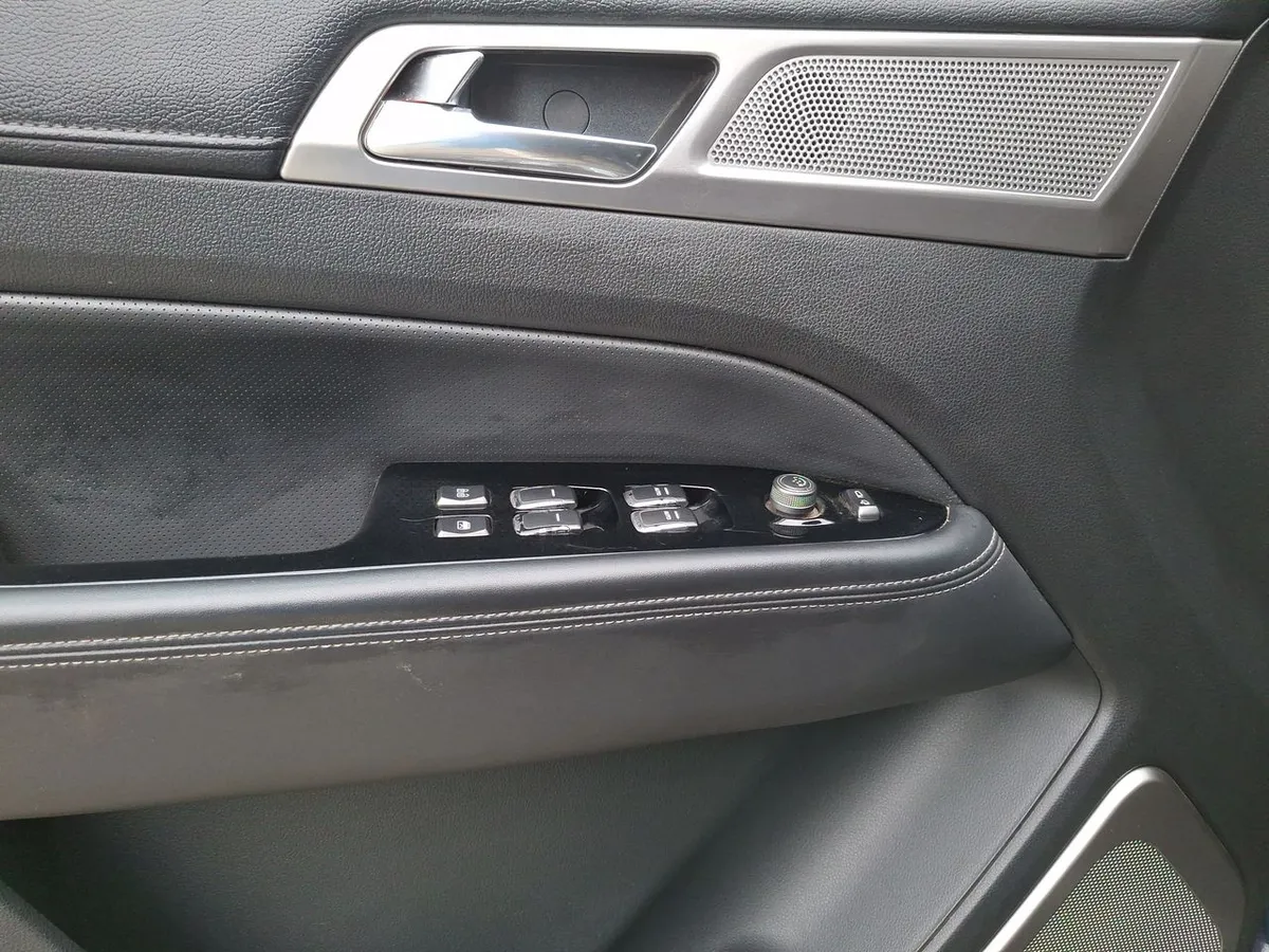 Ssangyong Rexton 2.2 Yrx201 Diesel Fl 4x2 At 5p año 2020