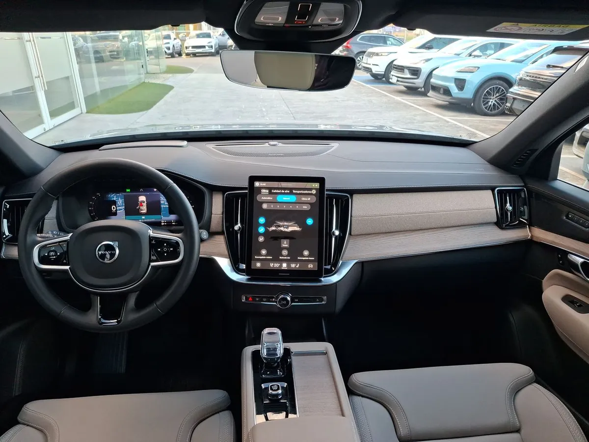 Volvo Xc90 2.0 T8 Plus Hibrido Awd At 5p año 2026