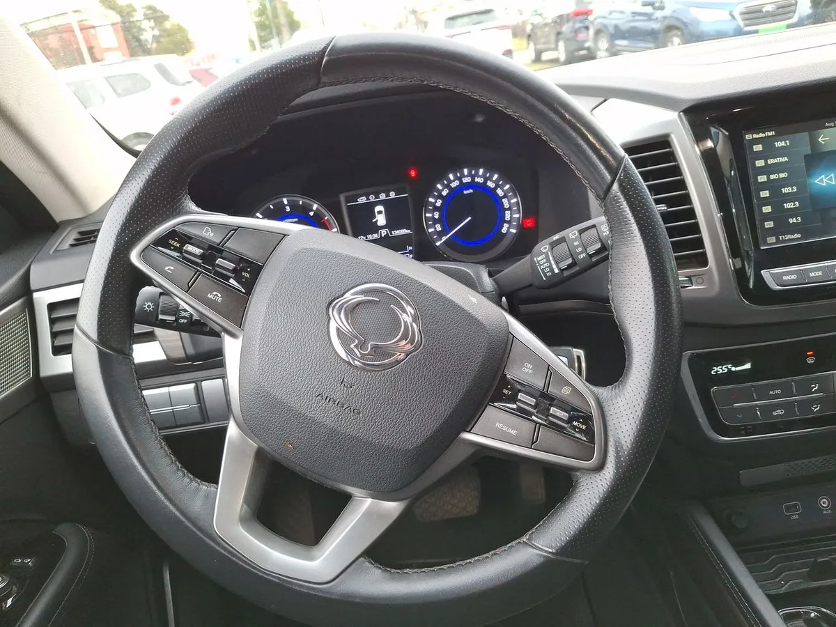 Ssangyong Rexton 2.2 Yrx201 Diesel Fl 4x2 At 5p año 2020