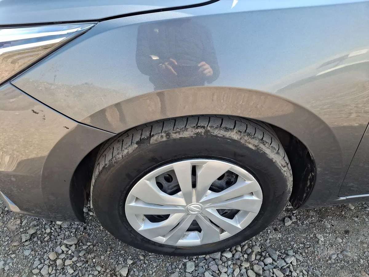 Nissan Versa 1.6 Sense 4x2 Radio Touch Mt 4p año 2023
