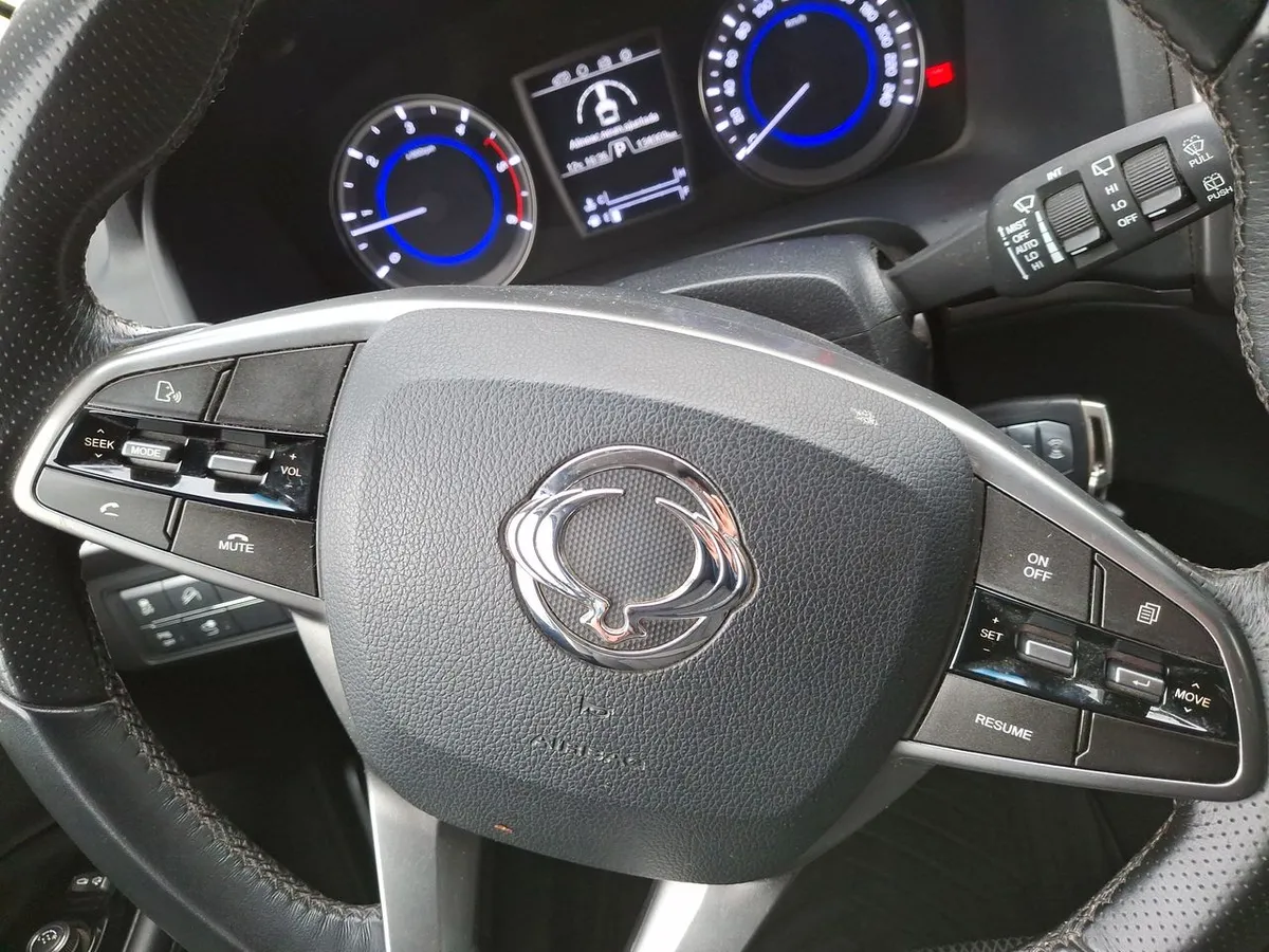 Ssangyong Rexton 2.2 Yrx201 Diesel Fl 4x2 At 5p año 2020