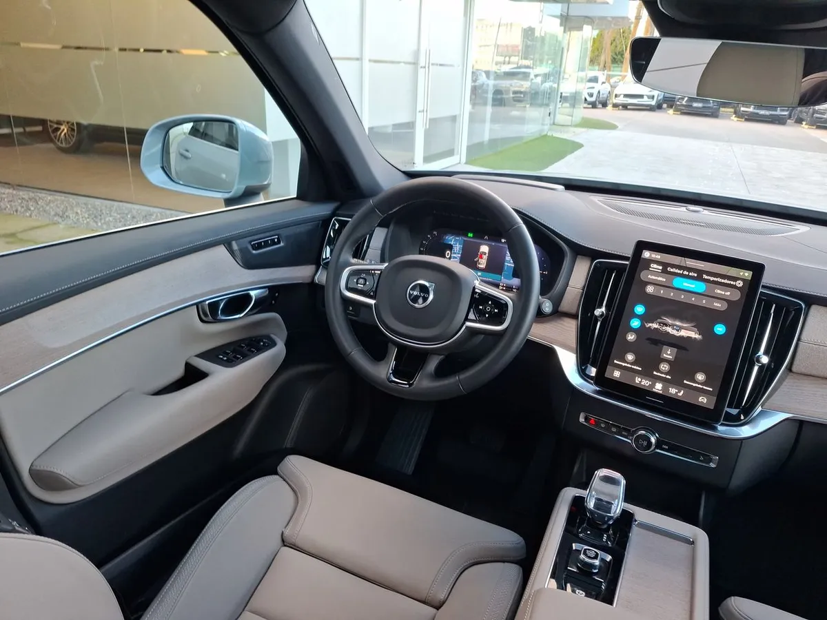 Volvo Xc90 2.0 T8 Plus Hibrido Awd At 5p año 2026