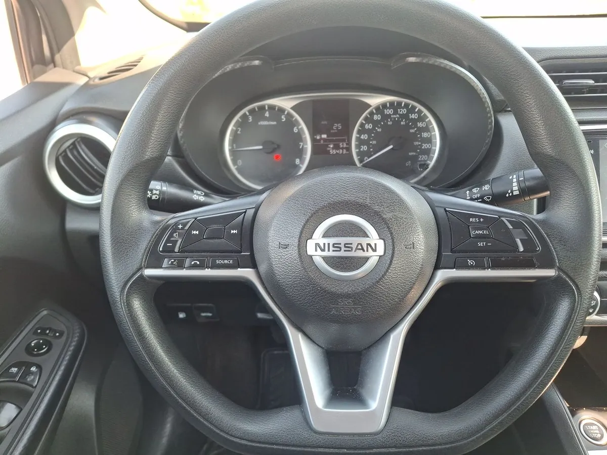 Nissan Versa 1.6 Sense 4x2 Radio Touch Mt 4p año 2023