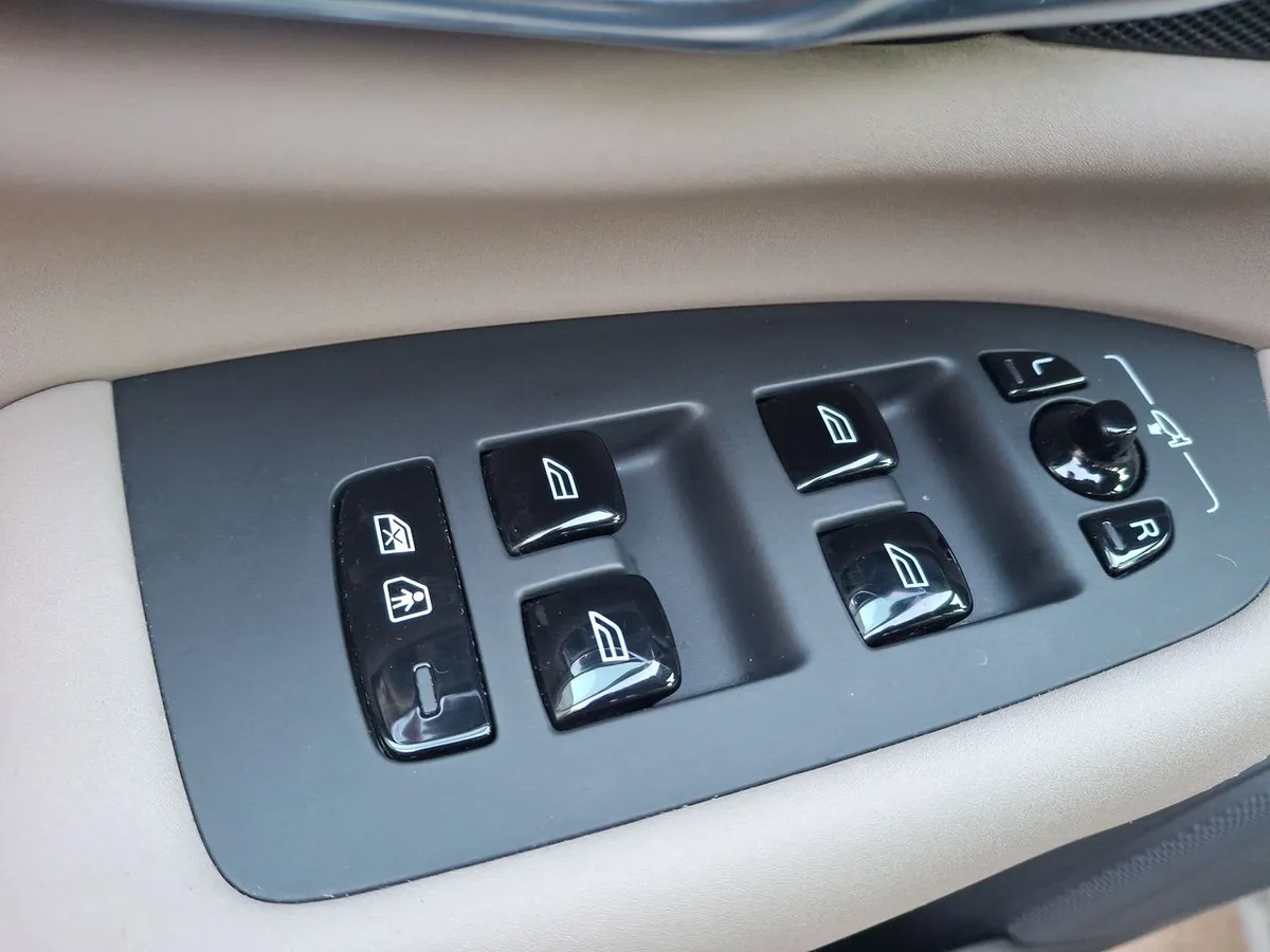 Volvo Xc90 2.0 T8 Plus Hibrido Awd At 5p año 2026