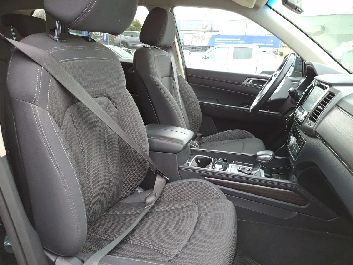 Ssangyong Rexton 2.2 Yrx201 Diesel Fl 4x2 At 5p año 2020