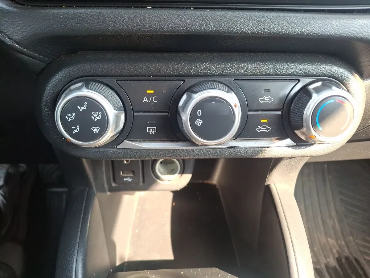 Nissan Versa 1.6 Sense 4x2 Radio Touch Mt 4p año 2023